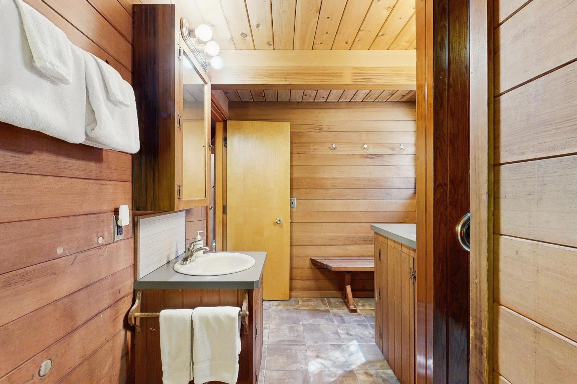 Cedar Chalet On Davos Girdwood Exterior photo